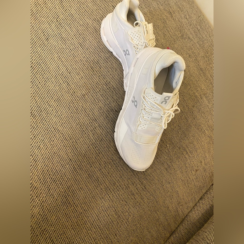 Cloudflow White Athletic Sneakers